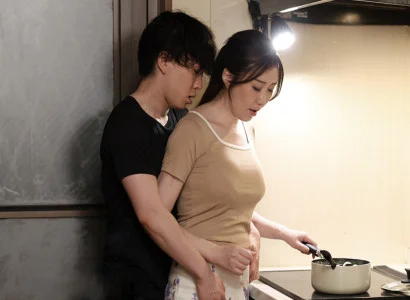 Mẹ kế của chồng ân ái cùng con chồng