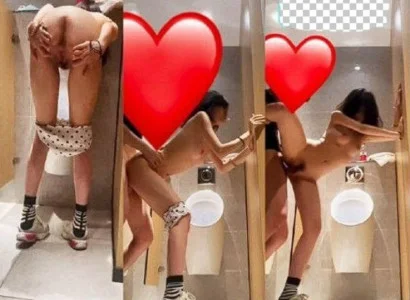 Em dắt em người yêu vào WC vụng trộm
