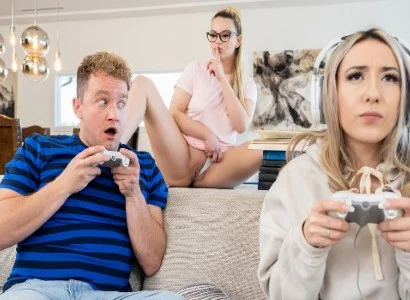 cô nương bị bạn thân cướp người yêu chỉ vì mê chơi game