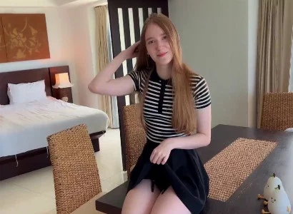 Anh chàng đi du lịch một mình đưa lễ tân đi ăn rồi địt