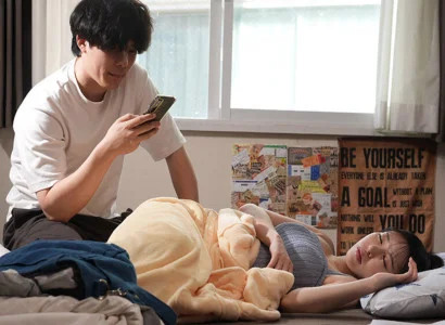 Gã này mê mẩn khi người yêu ngoại tình