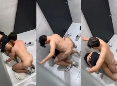 Hai người lớn đang làm chuyện ấy trong WC