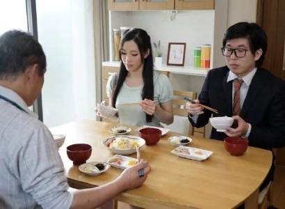 Cô con dâu nứng banh vùng kín cho bố chồng địt